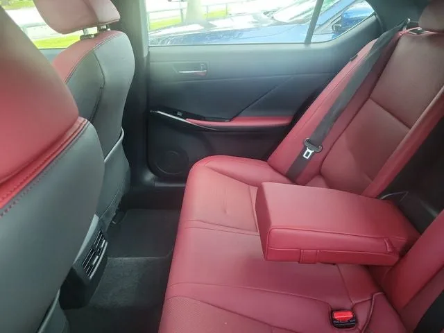 2025 Lexus IS 300 photo 9