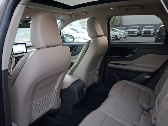 2021 Lincoln Corsair Standard photo 5