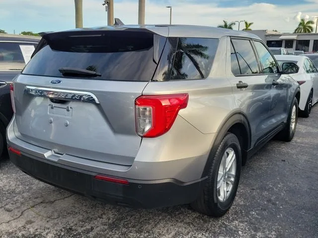 2023 Ford Explorer Base photo 3