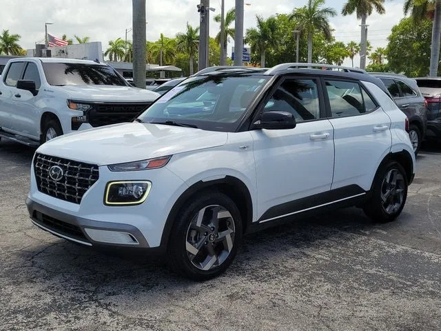 2022 Hyundai Venue Limited photo 31