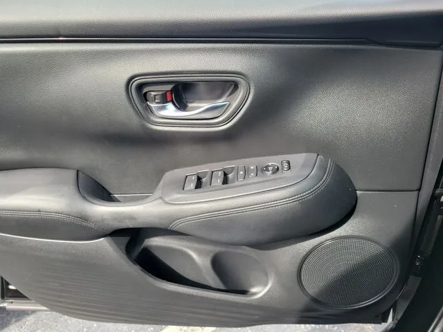 2025 Honda HR-V LX photo 13