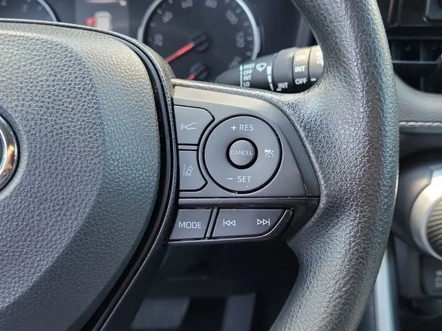 2022 Toyota RAV4 XLE photo 21
