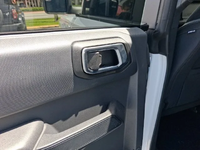 2025 Ford Bronco Base photo 10