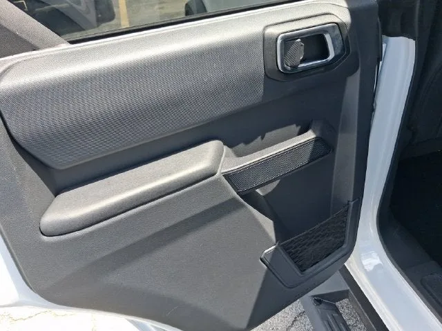 2025 Ford Bronco Base photo 9
