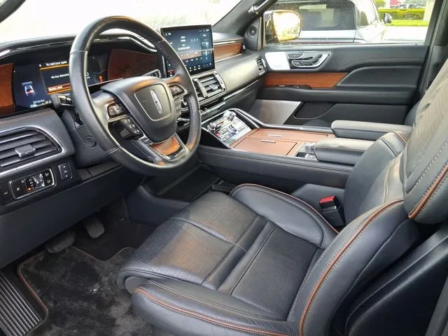 2023 Lincoln Navigator Black Label photo 11