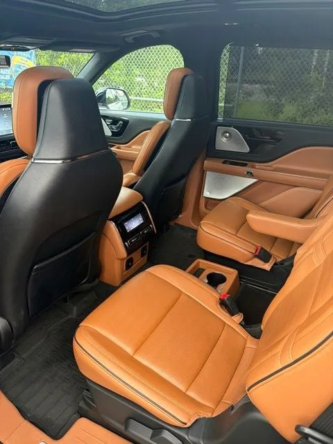 2023 Lincoln Aviator Black Label Premium photo 5