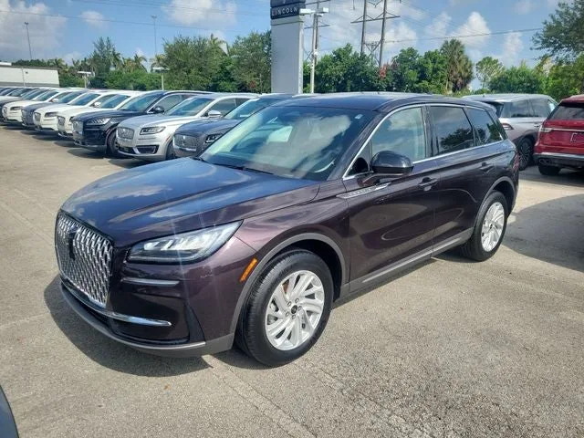 2023 Lincoln Corsair Standard photo 2