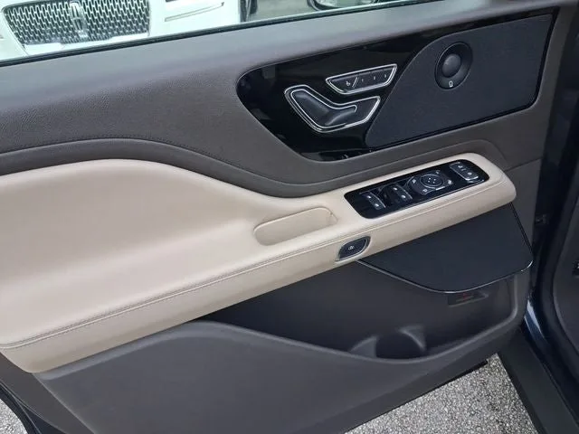 2024 Lincoln Aviator Reserve Premium photo 14