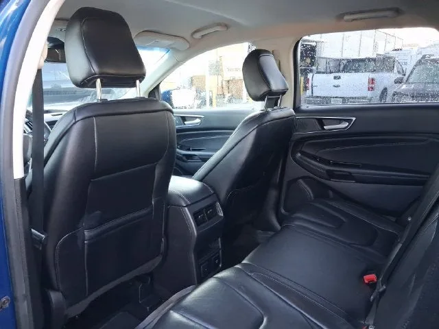 2020 Ford Edge Titanium photo 5