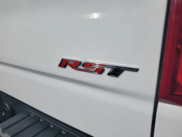 2024 Chevrolet Silverado 1500 RST photo 6