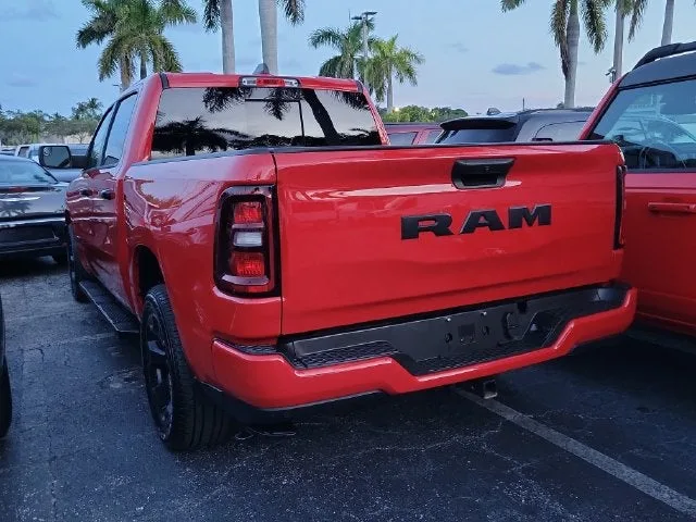 2025 RAM 1500 Tradesman photo 3