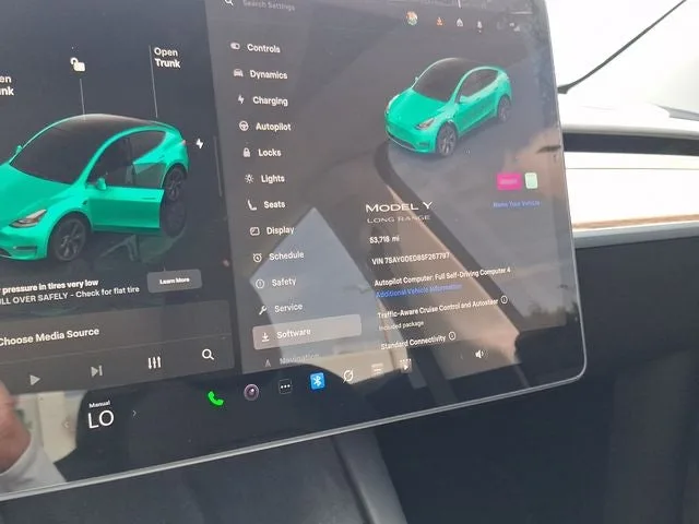 2025 Tesla Model Y Long Range photo 21