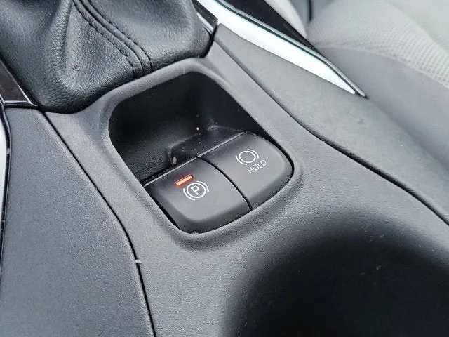 2025 Toyota Corolla Cross L photo 26