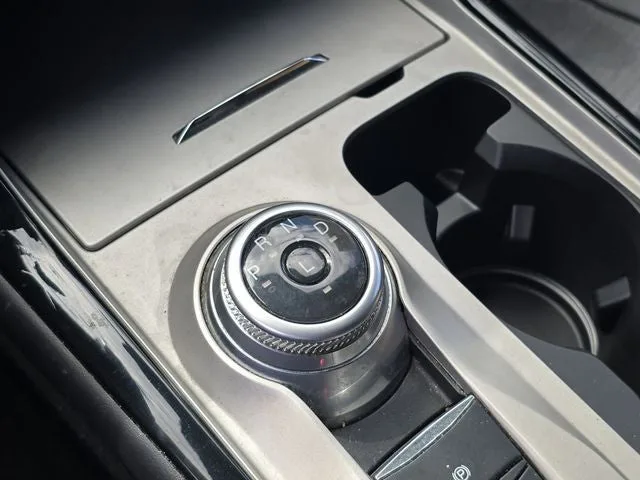 2023 Ford Explorer ST-Line photo 23