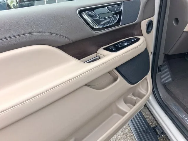2023 Lincoln Navigator L Reserve photo 12