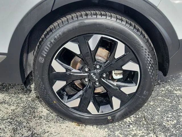 2024 Kia Sportage X-Line photo 8