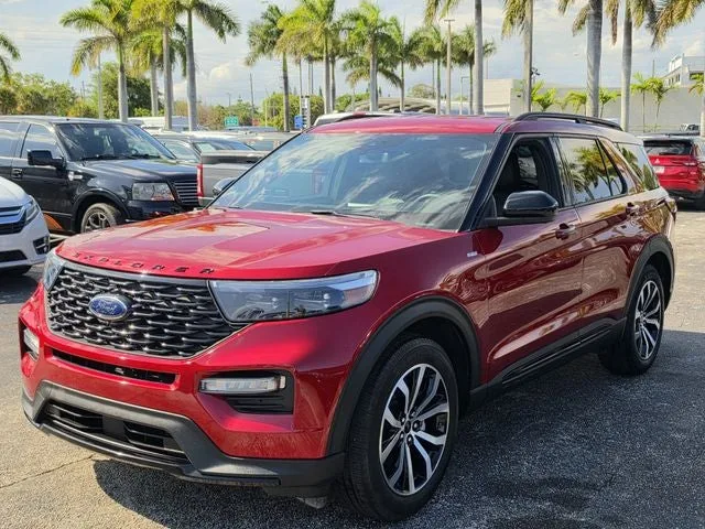 2023 Ford Explorer ST-Line photo 23