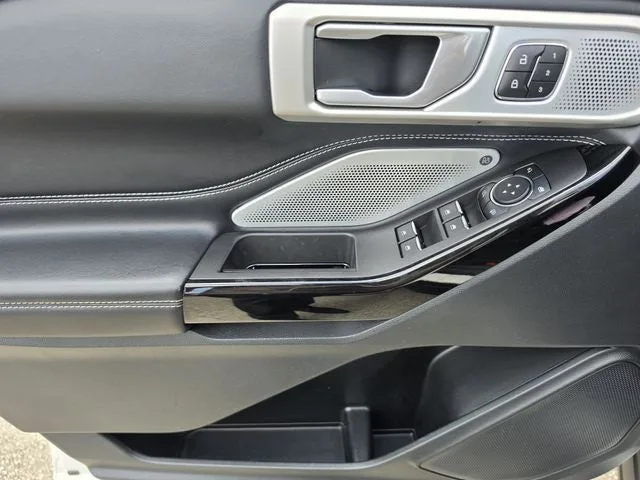 2023 Ford Explorer ST photo 14
