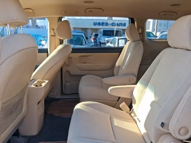 2015 Kia Sedona LX photo 6