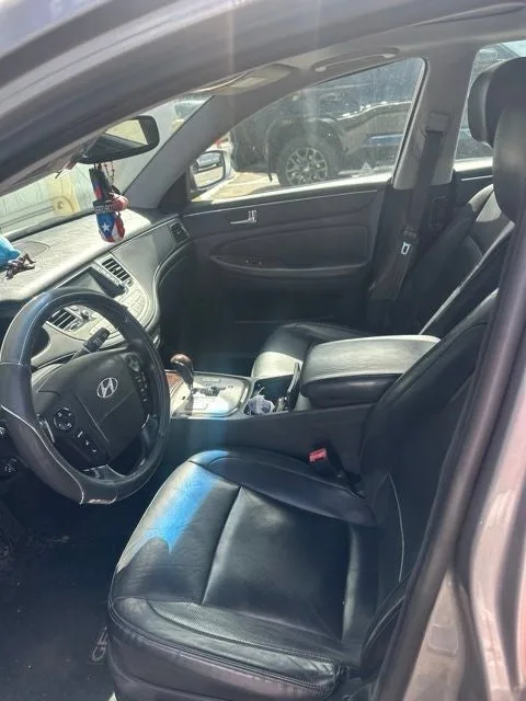 2011 Hyundai Genesis 3.8 photo 19