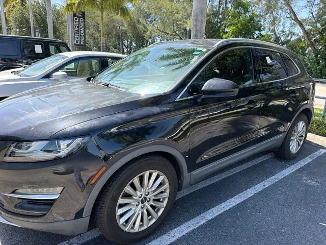 2019 Lincoln MKC Standard photo 2