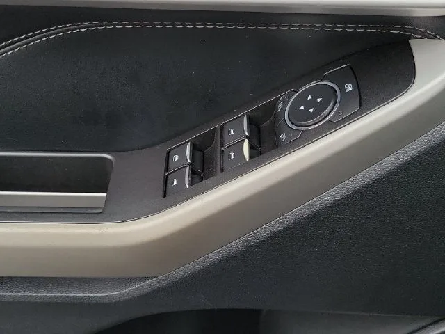 2022 Ford Explorer XLT photo 13