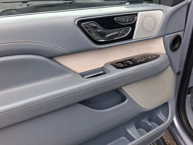 2022 Lincoln Navigator L Black Label photo 13