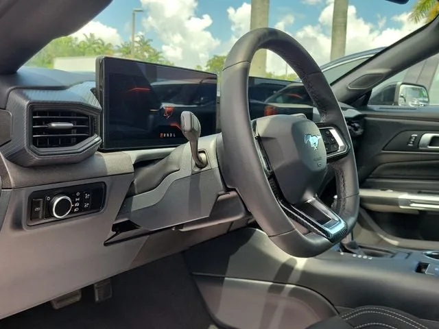 2024 Ford Mustang EcoBoost photo 9