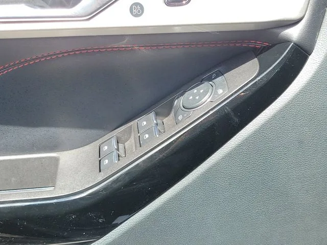 2023 Ford Explorer ST-Line photo 15