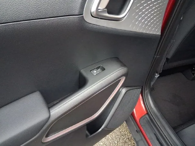 2023 Kia Soul LX photo 10