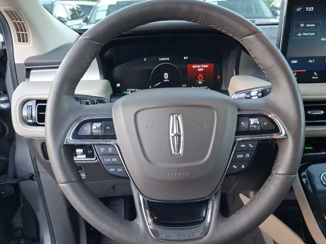 2023 Lincoln Nautilus Standard photo 15