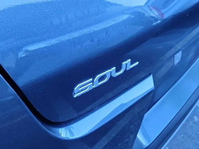 2023 Kia Soul LX photo 6