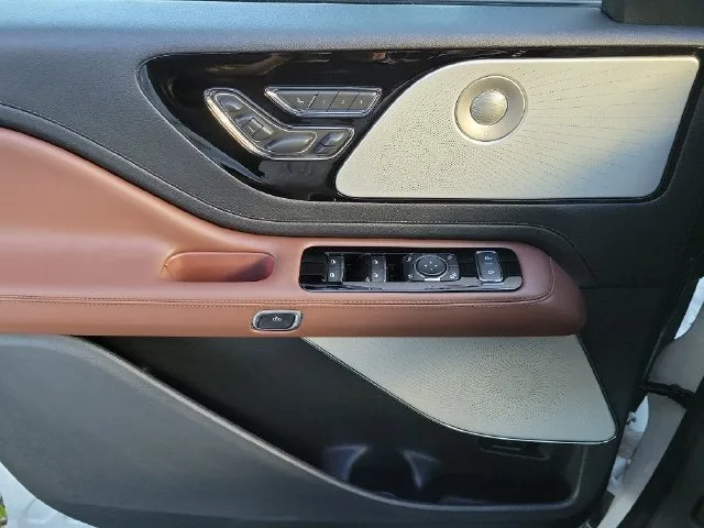2025 Lincoln Aviator Reserve Premium photo 15