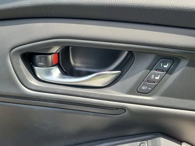 2023 Honda Accord Hybrid EX-L photo 15