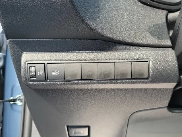 2025 Toyota Corolla LE photo 13