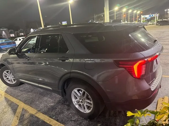 2025 Ford Explorer Active photo 6