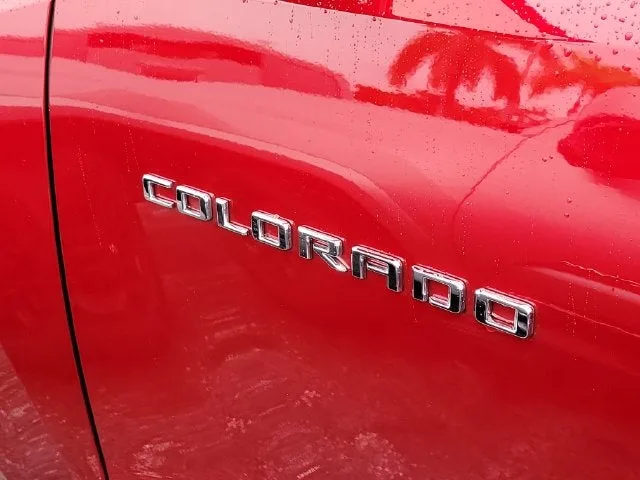 2025 Chevrolet Colorado LT photo 8