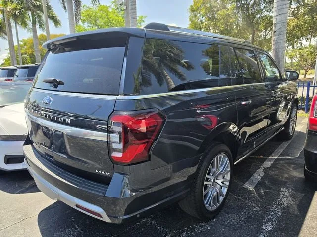 2024 Ford Expedition Max Platinum photo 3