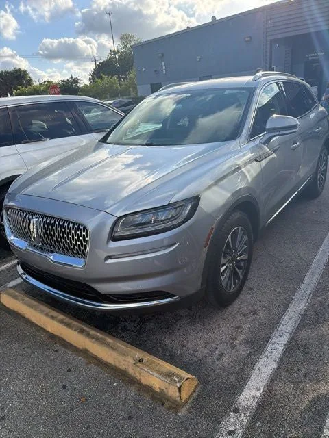 2023 Lincoln Nautilus Standard photo 28