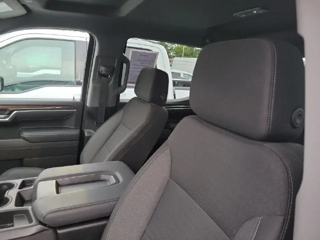 2025 Chevrolet Silverado 1500 RST photo 11