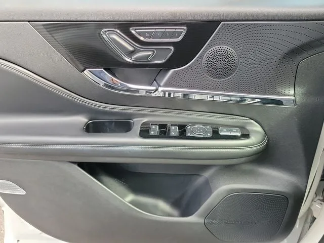 2024 Lincoln Corsair Premiere photo 15