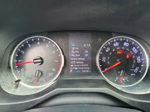 2021 Toyota RAV4 LE photo 19