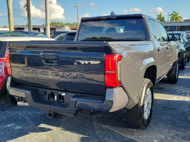 2025 Toyota Tacoma SR5 photo 3