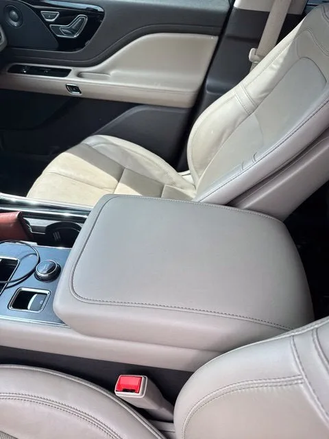 2023 Lincoln Aviator Reserve Premium photo 5