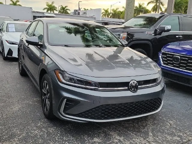 2025 Volkswagen Jetta 1.5T S photo 2