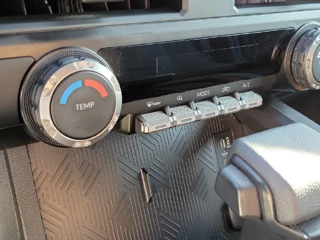 2025 Toyota Tacoma SR5 photo 27