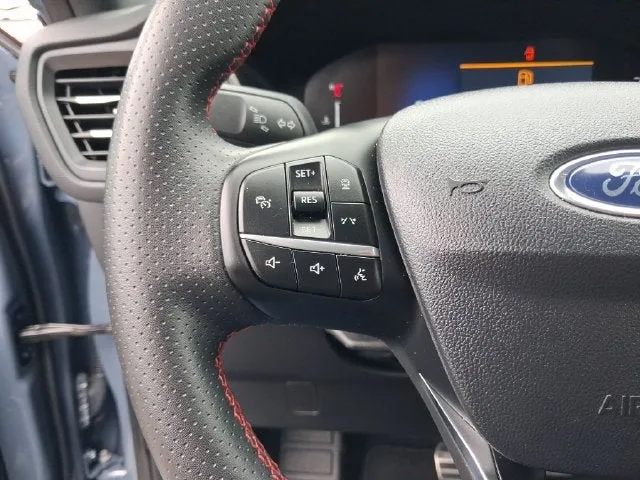 2024 Ford Escape ST-Line photo 17