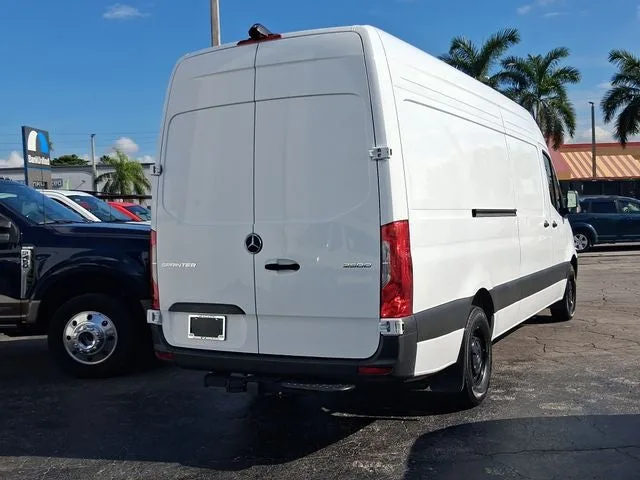 2025 Mercedes-Benz Sprinter 2500 Cargo 170 WB High Roof photo 4