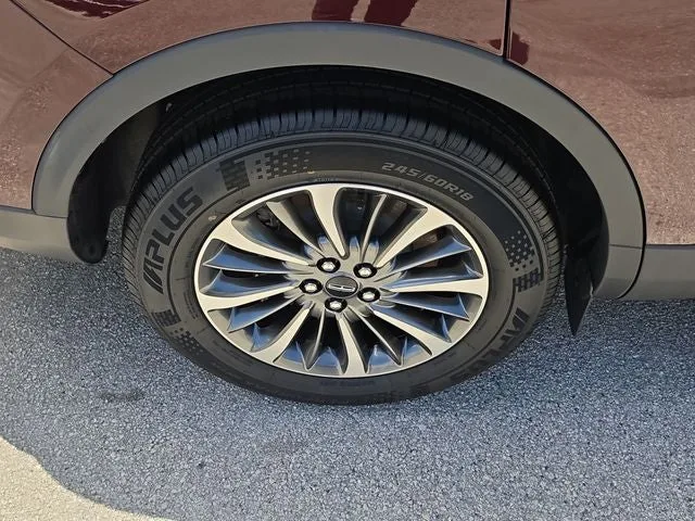 2023 Lincoln Nautilus Standard photo 5