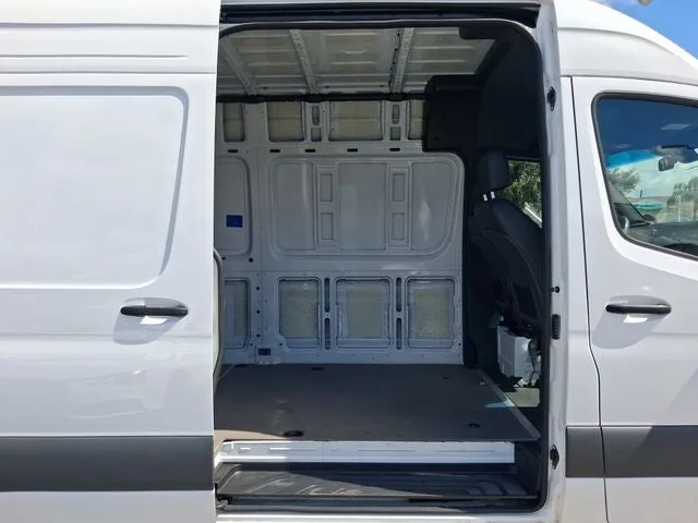 2025 Mercedes-Benz Sprinter 2500 Cargo 170 WB High Roof photo 7